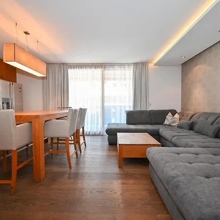 Zell Exclusive By In One 滨湖采尔