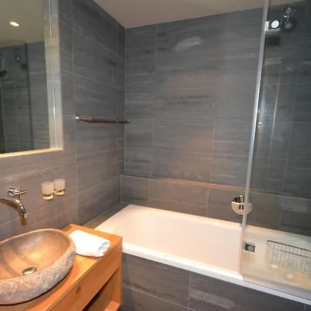 アパート Zell Exclusive By In One *