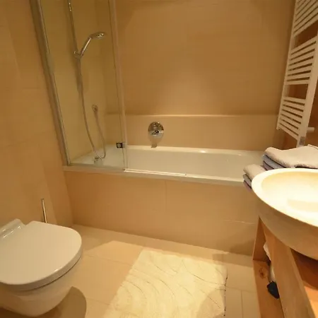 Zell Exclusive By In One * ツェル アム ゼー